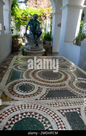 Villa San Michele è il lavoro del medico svedese Axel Munthe (1857-1949) sull'isola di Capri. E' circondato da un impres Foto Stock