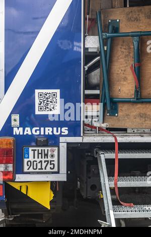 Retro di un autocarro «Magirus» del «Technisches Hilfswerk» tedesco (Agenzia federale per la sicurezza tecnica) con lettere «THW» sulla targa Foto Stock