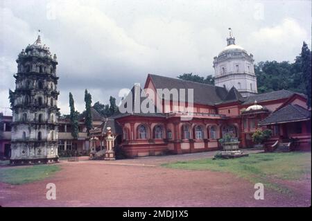 Mahalasa Narayani Tempio è un tempio indù per la dea Mahalasa, il tempio più popolare della Suprema Madre Mahalasa è a Mardol a Goa, che ha più di 450 anni. Foto Stock