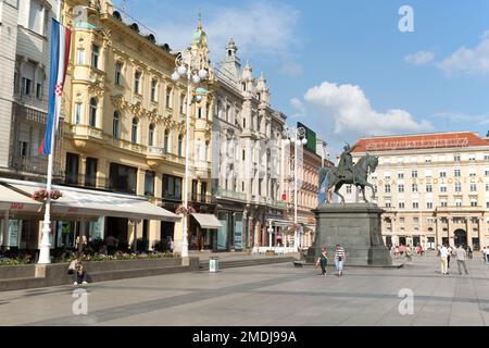 Croazia, Zagabria, la piazza principale - Trg Josip Jelacica. Foto Stock