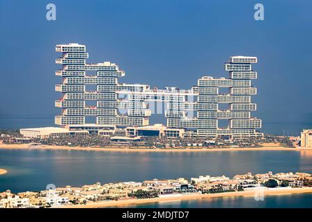 Royal Atlantis hotel e residenze vista dal mare, Dubai, Emirati Arabi Uniti. Novembre 27th, 2022. Foto Stock