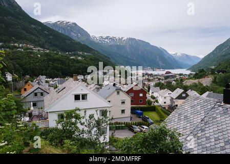 Norvegia, Odda, 06 luglio 2017: Architettura tipica delle case norvegesi Foto Stock