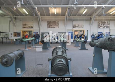 Mostra di armi nella sala di perforazione, Zitadelle, Spandau, Berlino, Germania Foto Stock
