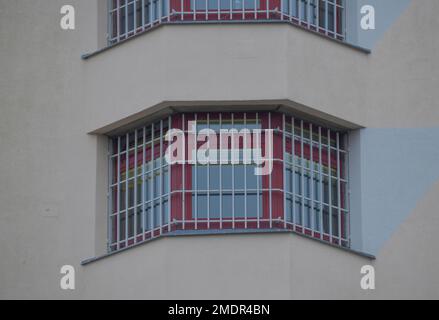 Finestre barrate, prigione di Tegel, Seidelstrasse, Reinickendorf, Berlino, Germania Foto Stock