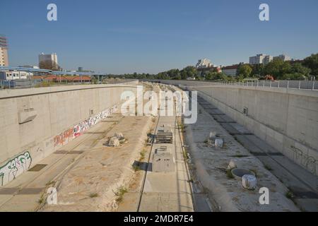 Nuova costruzione dell'autostrada A100, livello Sonnenallee, Neukoelln, Berlino, Germania Foto Stock