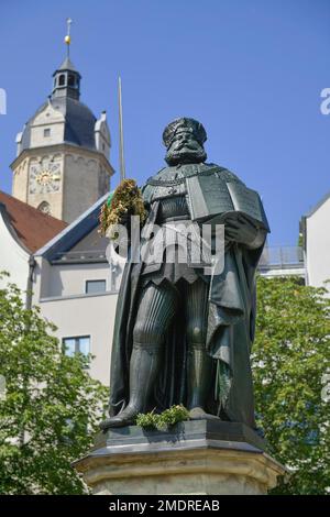 Hanfried, statua in bronzo dell'elettore e fondatore dell'università, Johann Friedrich der Grossluetige, mercato, Jena, Turingia, Germania Foto Stock