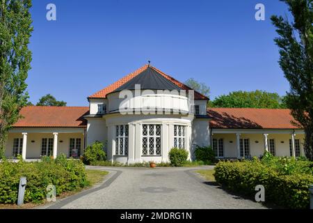 Edificio storico Moorbad, SaarowCentrum, Ulmenstrasse, Bad Saarow, Brandeburgo, Germania Foto Stock