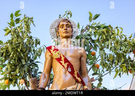 Particolare del Patrono San Sebastiano (San Sebastiano) in processione per le strade della città di Huelva Foto Stock