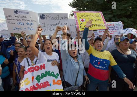 Non esclusiva: 23 gennaio 2023, Marcaibo, Venezuela: Centinaia di venezuelani provenienti da istituzioni pubbliche e private sono scesi in piazza per protestare Foto Stock