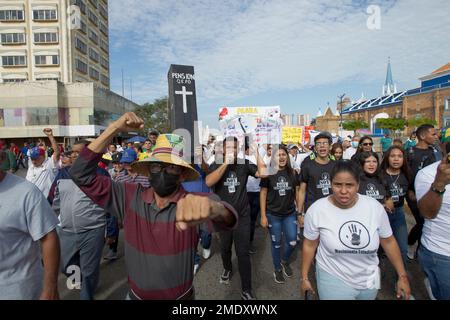 Non esclusiva: 23 gennaio 2023, Marcaibo, Venezuela: Centinaia di venezuelani provenienti da istituzioni pubbliche e private sono scesi in piazza per protestare Foto Stock