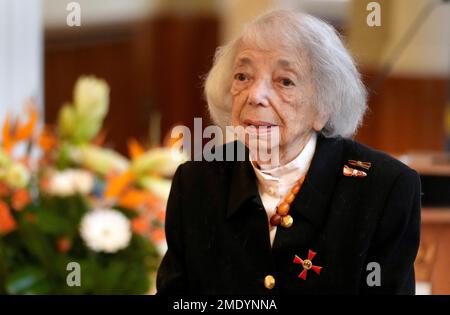 Berlino, Germania. 23rd Jan, 2023. Margot Friedländer, Survivor dell'Olocausto. Credit: Michael Sohn/POOL AP/dpa/Alamy Live News Foto Stock