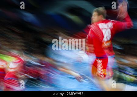 Kattowitz, Polonia. 23rd Jan, 2023. Pallamano: Coppa del mondo, Serbia - Paesi Bassi, Main round, Gruppo 3, Giornata 3 allo Spodek Katowice. Dragan Pechmalbec in Serbia lancia. Credit: Jan Woitas/dpa/Alamy Live News Foto Stock