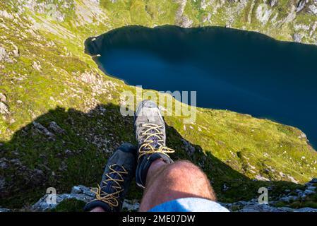 Vista del lago da una collina nel Cadair Idris National Park Snowdonia in Galles 2022 Foto Stock