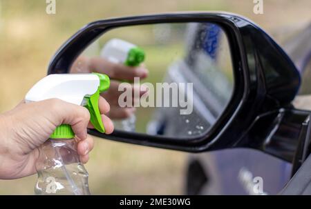 concetto di lavaggio auto e pulizia chimica degli interni Foto Stock