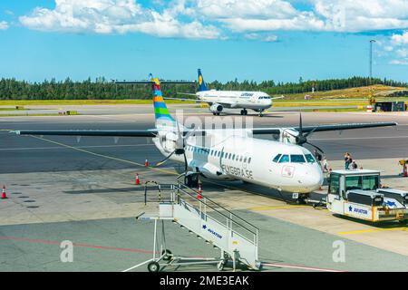 Landvetter, Svezia - Agosto 2 2019: AEREO BRA se-MKE ATR 72-600 a Landvetter GOT aeroporto. Lufthansa D-AIDJ Airbus A321-200 sullo sfondo. Foto Stock