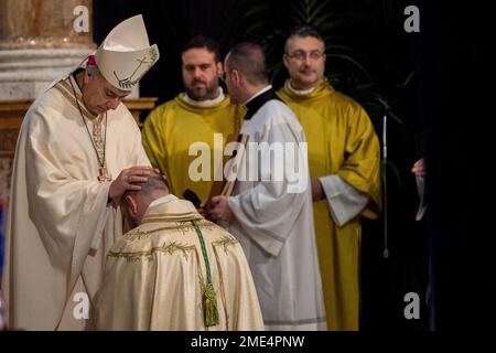 Rieti, Rieti, Italia. 21st Jan, 2023. Don Vito Piccinonna è ordinato nuovo vescovo della città di Rieti, è benedetto da Monsignor Giuseppe Satriano, Arcivescovo di Bari. A Rieti il 21 gennaio 2023. (Credit Image: © Riccardo Fabi/Pacific Press via ZUMA Press Wire) SOLO PER USO EDITORIALE! Non per USO commerciale! Foto Stock