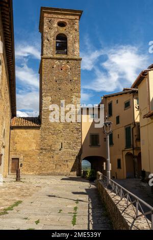 Italia, Toscana, Poppi, Campanile della Chiesa di San fedele Foto Stock