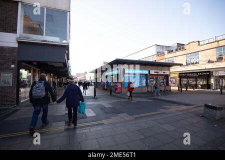 Situato nel cuore di Stockport, il Merseyway Shopping Centre è sede di oltre 90 negozi, tra cui i migliori negozi della strada, gli indipendenti locali, le attrazioni per il tempo libero, caffè e ristoranti. Il centro costruito nel 1965 ha una ristrutturazione. Stockport centro città articolo di viaggio. Stockport era una volta sede dell'industria di fabbricazione del cappello di UKS ed ha un museo dedicato a hats.Picture accreditamento garyroberts/worldwidefeatures.com Foto Stock