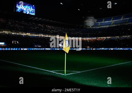 Milano, Italia. 23rd gennaio 2023. Match ball durante la Serie Italiana Un incontro di tootball tra l'Inter FC Internazionale Empoli FC il 23 gennaio 2023 allo stadio Giuseppe Meazza San Siro Siro di Milano. Credit: Tiziano Ballabio/Alamy Live News Foto Stock