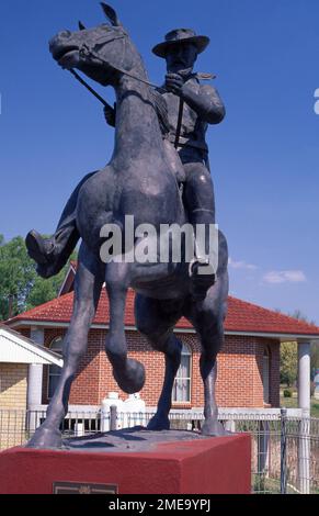 STATUA DEL CAPITANO DEI BOSCIMANI THUNDERBOLT A URALLA NEL NUOVO GALLES DEL SUD, AUSTRALIA. Foto Stock