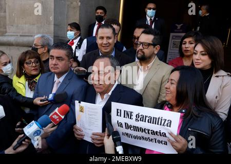 Non esclusiva: 23 gennaio 2023, Città del Messico, Messico: Il leader del Partito della Rivoluzione Democratica, Gesù Zambrano ha presentato un appello di unconstitution Foto Stock