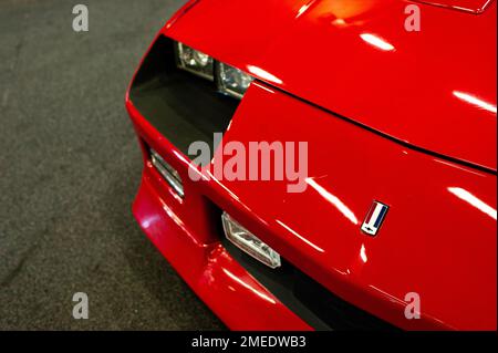 A Chevrolet Camaro Z28 durante il MCM Car Show a Bogotà, Colombia, il più grande salone automobilistico in america latina, il 20 gennaio 2022. Foto di: Chepa Beltran/Long Visual Press Foto Stock