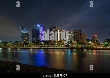 Splendida vista sullo skyline di Lusail da Lusail Marina Foto Stock