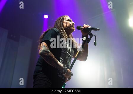 Napoli, Salerno, Italia. 23rd Jan, 2023. James LaBrie del Dream Theater si esibisce durante il ''Top of the World Tour'' live a Palapartenope il 23 gennaio 2023 a Napoli (Credit Image: © Francesco Luciano/ZUMA Press Wire) SOLO PER USO EDITORIALE! Non per USO commerciale! Credit: ZUMA Press, Inc./Alamy Live News Foto Stock