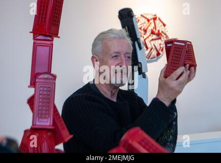 Londra, Regno Unito. 24th Jan, 2023. David Mach torna a Londra per mostrare pezzi monumentali nella sua mostra Heavy Metal, esposta con Pangolin London fino al 25th marzo 2023 Credit: Ian Davidson/Alamy Live News Foto Stock