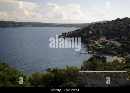 Francia, Var, Saint Tropez (Saint-Tropez), vista sulla Plage Graniers dalla cittadella Foto Stock