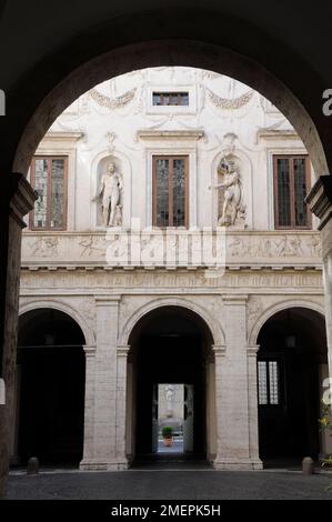 Italia, Lazio, Roma, Centro storico, Palazzo Spada cortile interno Foto Stock