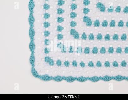 Coperta per bambini con crocheted, dettagli sul bordo della conchiglia Foto Stock