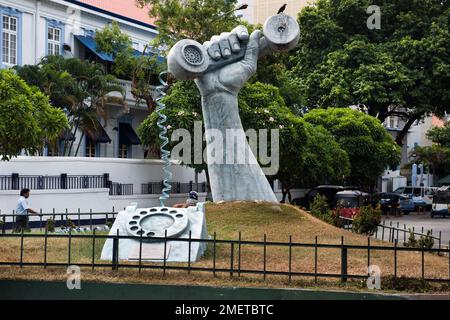 Colombo, Forte, Olcott Mawatha, Sri Lanka, Telefono Sculpture mano crescente tenere telefono, Provincia Occidentale Foto Stock