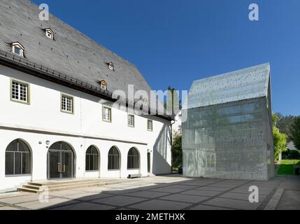 Ex Monastero di Wedinghausen, oggi museo, archivio cittadino e centro eventi, edificio in vetro nel cortile, spazio espositivo, Arnsberg, Sauerland Foto Stock