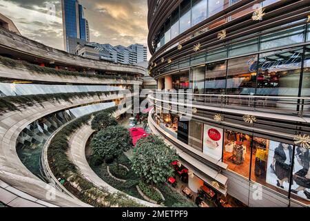 Centro commerciale Sapphire, facciata in inverno, Levent, Istanbul, Turchia Foto Stock