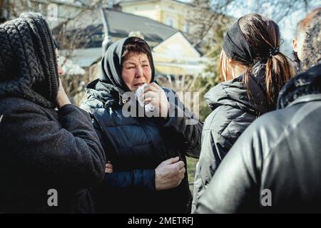 Funerali di Oleg Yashchishin, Kirilo Vishivaniy, Sergey Melnik e Rostislav Romanchuk nella chiesa gesuita di San Pietro e Paolo, i quattro ufficiali Foto Stock