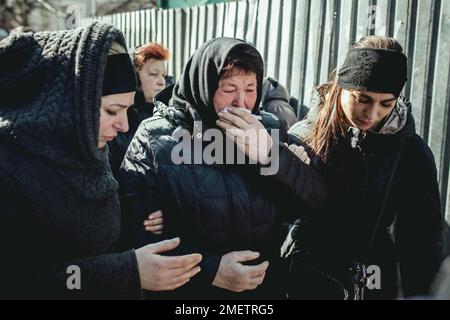 Funerali di Oleg Yashchishin, Kirilo Vishivaniy, Sergey Melnik e Rostislav Romanchuk nella chiesa gesuita di San Pietro e Paolo, i quattro ufficiali Foto Stock