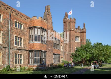 La torre di Gainsborough Old Hall, che ha più di 500 anni e una delle case padronali medievali meglio conservate in Inghilterra. Foto Stock