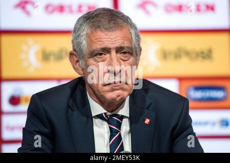 Varsavia, Polonia. 24th Jan, 2023. Fernando Santos visto durante la conferenza stampa al PGE National Stadium. La Polish Football Association (PZPN) ha ufficialmente nominato Fernando Santos come nuovo manager della nazionale polacca. L'allenatore portoghese di 68 anni è stato svelato come nuovo manager da Cezary Kulesza - presidente della fa polacca - in una conferenza stampa tenutasi presso lo Stadio Nazionale PGE di Varsavia. Credit: SOPA Images Limited/Alamy Live News Foto Stock