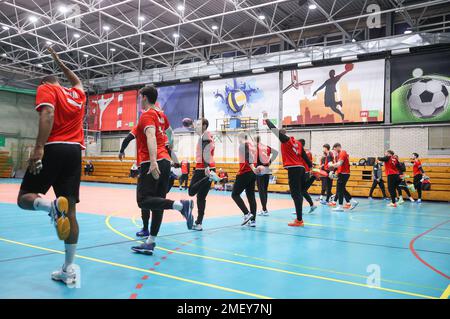 Danzig, Polonia. 24th Jan, 2023. Pallamano: Coppa del mondo, davanti alla finale del team tedesco contro la Francia. I giocatori tedeschi partecipano a una sessione di allenamento. Credit: Jan Woitas/dpa/Alamy Live News Foto Stock