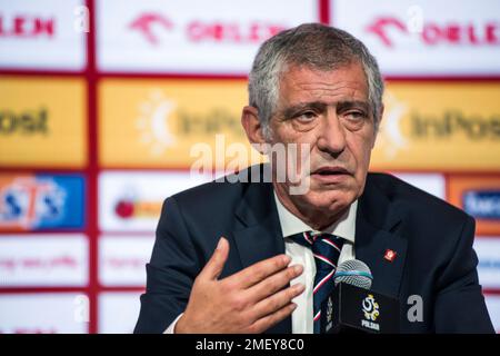 Varsavia, Polonia. 24th Jan, 2023. Fernando Santos parla durante la conferenza stampa al PGE National Stadium. La Polish Football Association (PZPN) ha ufficialmente nominato Fernando Santos come nuovo manager della nazionale polacca. L'allenatore portoghese di 68 anni è stato svelato come nuovo manager da Cezary Kulesza - presidente della fa polacca - in una conferenza stampa tenutasi presso lo Stadio Nazionale PGE di Varsavia. (Foto di Attila Husejnow/SOPA Images/Sipa USA) Credit: Sipa USA/Alamy Live News Foto Stock