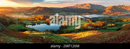 Autunno alba vista panoramica presa da Loughrigg è caduto nel Lake District, Regno Unito. Foto Stock