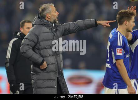 Gelsenkirchen, Germania. 24th Jan, 2023. Primo : 01/24/2023, calcio, campionato 1st, 1st Bundesliga, Stagione 2022/2023, FC Schalke 04 - RB Red Bull Leipzig gesture coach Marco Rose Credit: dpa/Alamy Live News Foto Stock