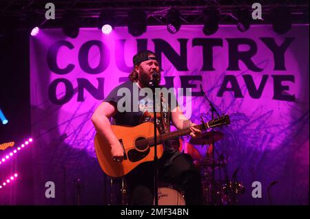 Nate Smith si esibisce al Country on the Ave Music Festival il 12 novembre 2022 a Delray Beach, Florida. (Credito: Paul Fong/immagine dello sport) Foto Stock