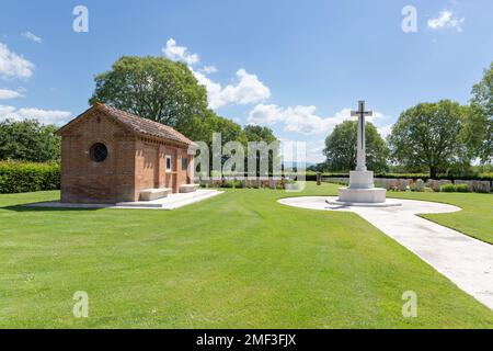 Foiano della Chiana Commonwealth War Cemetery in estate, Toscana, Italia. Foto Stock