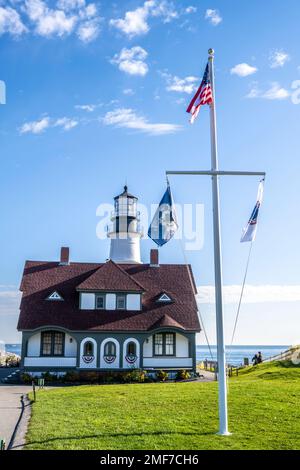 Portland Head Light e Keepers' Quarters a Cape Elizabeth e Fort Williams Park nel Maine Foto Stock