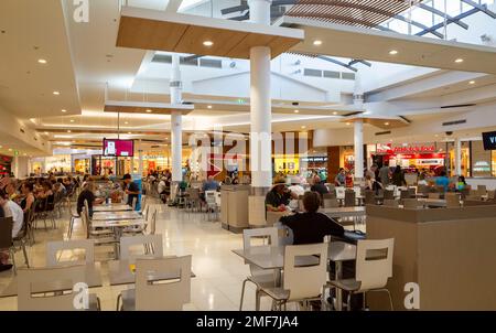 Centro commerciale Tweed City a South Twedd, nel nuovo Galles del Sud, australia, che mostra il food Court e i negozi circostanti Foto Stock