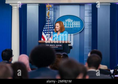 Reportage: Il Segretario della Stampa della Casa Bianca Jen Psaki tiene un briefing stampa martedì 10 agosto 2021 Foto Stock