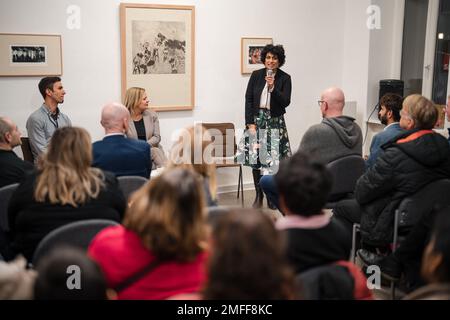 Il 23 gennaio 2023, il Ministro federale dell'interno Nancy Faser e la dott.ssa Viola Matthatil-Reuther, candidata alla Camera dei rappresentanti di Berlino, hanno visitato l'iniziativa Kulturschoepfer a Berlino-Friedrichshain. Sono stati accolti da Christopher Elmerick, un rappresentante di Kulturschoepfer, un'organizzazione senza scopo di lucro che mira a colmare il divario tra i settori artistico, economico e sociale. Kulturschoepfer è un hub per i berlinesi e internazionali dal 2013, fornendo opportunità per la crescita artistica e culturale, lo sviluppo professionale, il coinvolgimento della comunità, e internatio Foto Stock