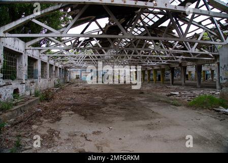 zmaj abbandonata fabbrica ondonata Foto Stock